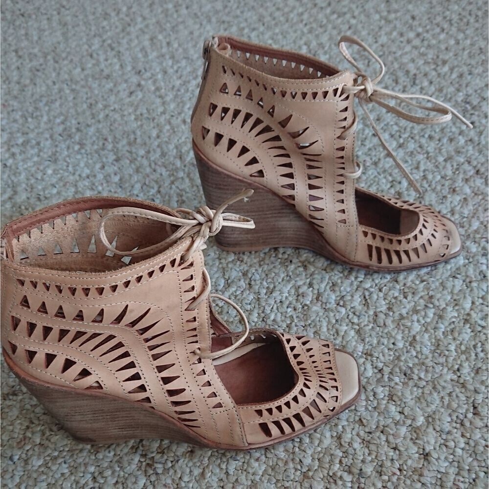 Jeffrey Campbell Rodillo Tan Leather Gladiator Wedge Heels Lace Up size 8